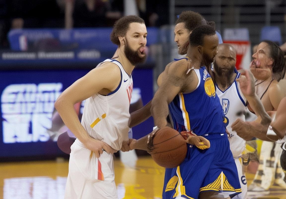 运动悍将丹尼尔·加福德引爆交易市场，独行侠中锋或成勇士队补强内线关键目标